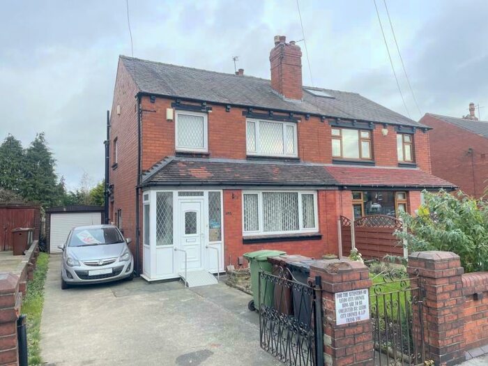 3 Bedroom Semi-Detached House To Rent In Harehills Lane, Leeds, LS9