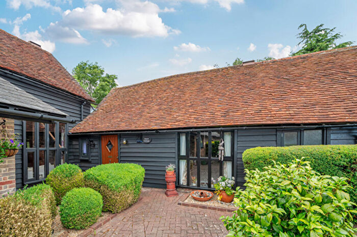 2 Bedroom Cottage For Sale In Hemel Hempstead Road, Leverstock Green, HP3