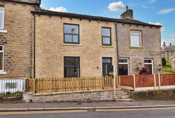 3 Bedroom Terraced House To Rent In Manchester Road, Slaithwaite, HD7