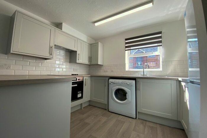 2 Bedroom Flat To Rent In Blackthorn Close, Cambridge, CB4