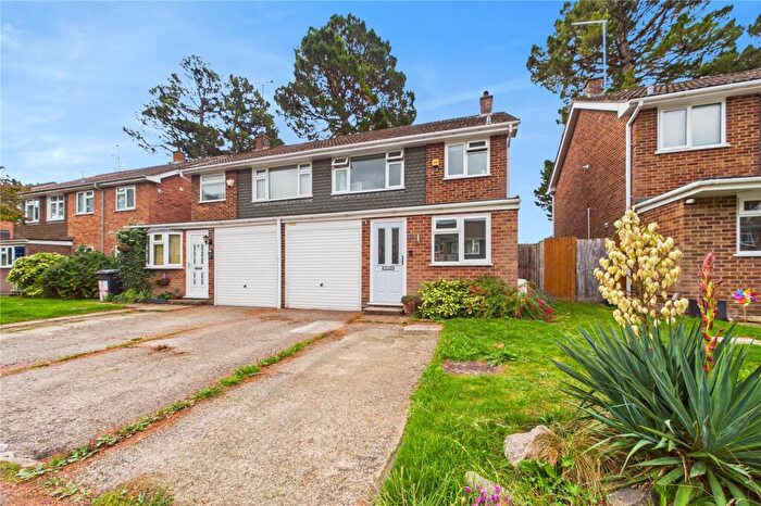 3 Bedroom Semi Detached House For Sale In Cecil Aldin Drive, Tilehurst, Reading, Berkshire, RG31