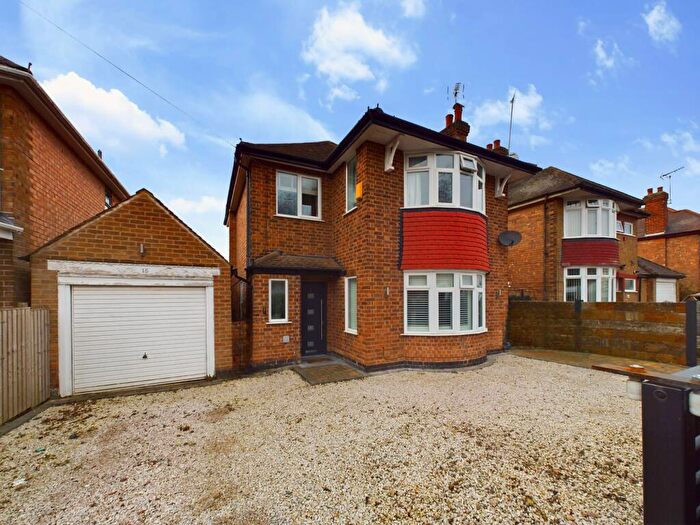 3 Bedroom Detached House For Sale In Jarvis Avenue, Bakersfield, Nottingham, NG3
