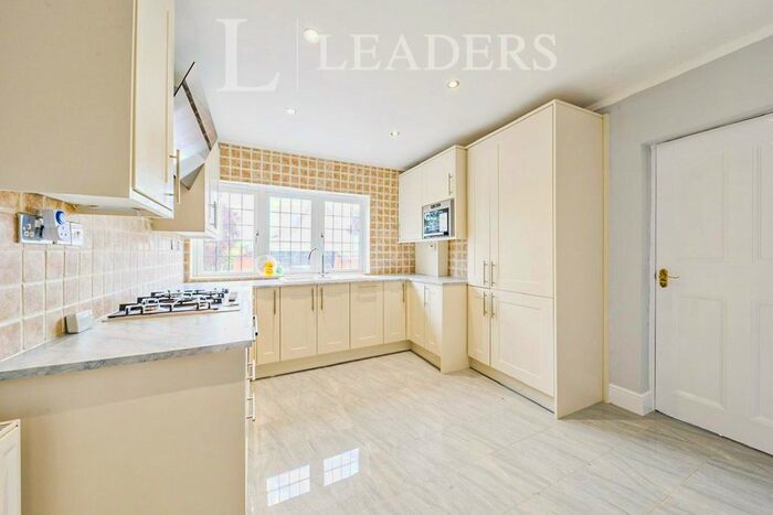 1 Bedroom Flat To Rent In St. Peters Street, St.Albans, AL1