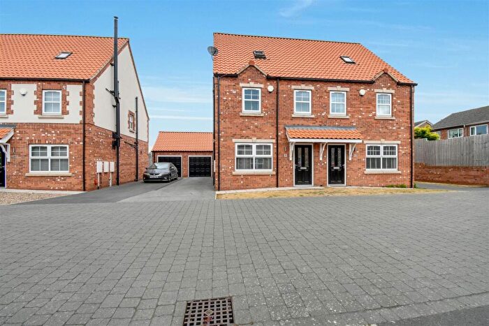 3 Bedroom Semi-Detached House For Sale In Fermont Court, Scunthorpe, DN17