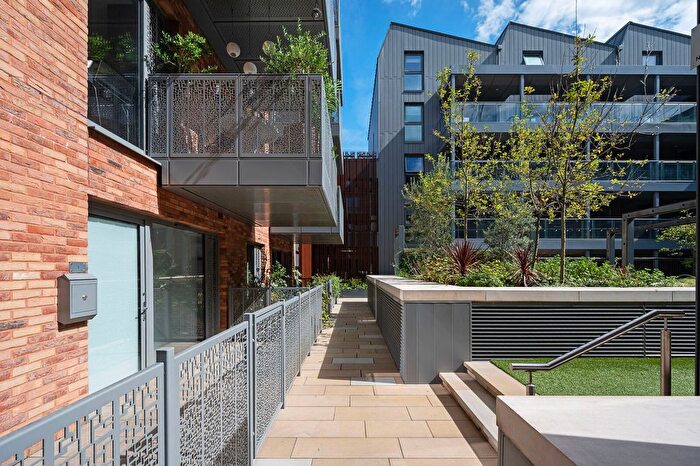 2 Bedroom Flat For Sale In Wallis Road, Hackney, London, E9