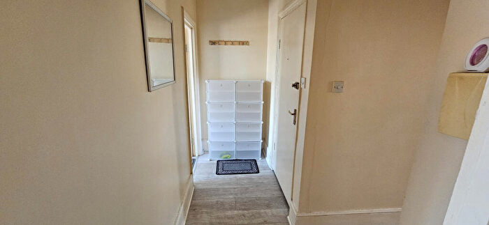 1 Bedroom Flat To Rent In Canning Town, London, E16