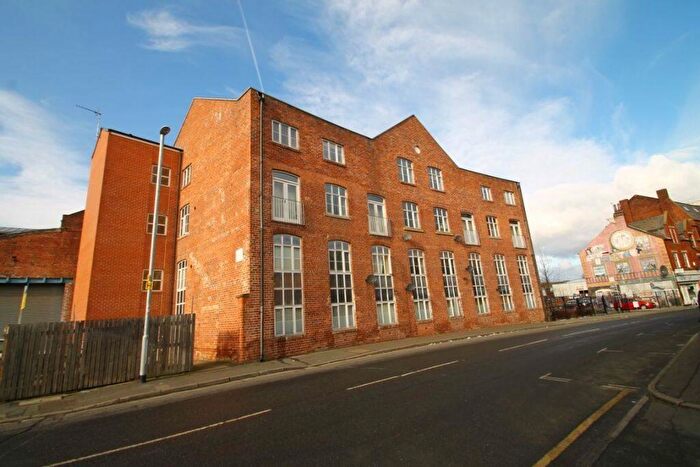 2 Bedroom Apartment To Rent In Mertensia House, Mabgate, Leeds, LS9