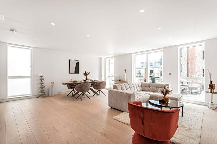 2 Bedroom Flat For Sale In Curtain Place, London, EC2A