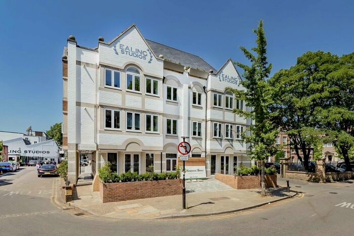 2 Bedroom Flat To Rent In Ealing Green, London, W5