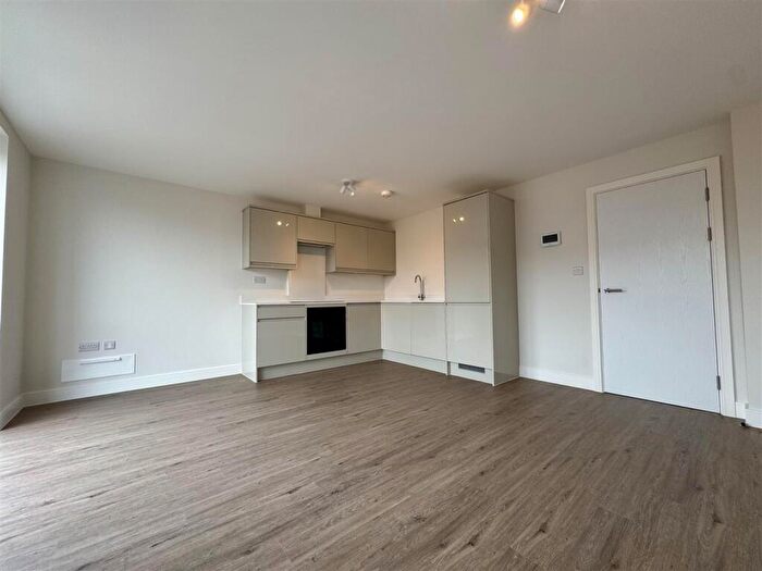 1 Bedroom Apartment To Rent In - Vicotria Road, Farnborough, GU14