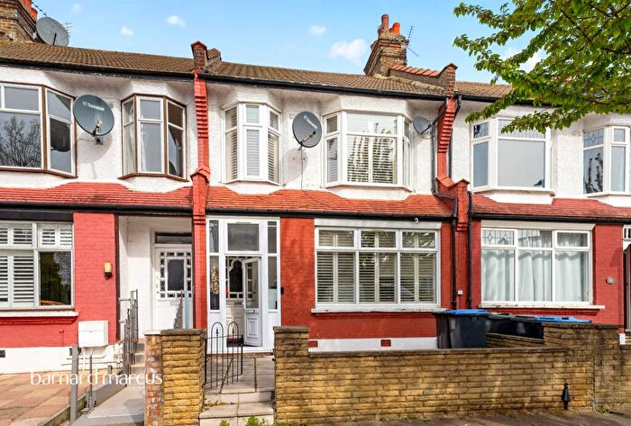3 Bedroom Terraced House For Sale In Chimes Avenue, London, N13