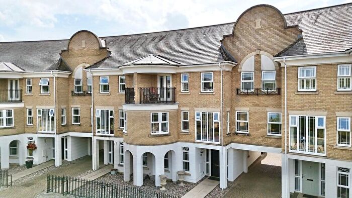 5 Bedroom Town House For Sale In Dettingen Crescent, Deepcut, GU16
