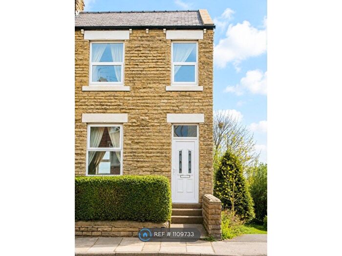 2 Bedroom End Terrace House To Rent In Overthorpe Road, Dewsbury, WF12