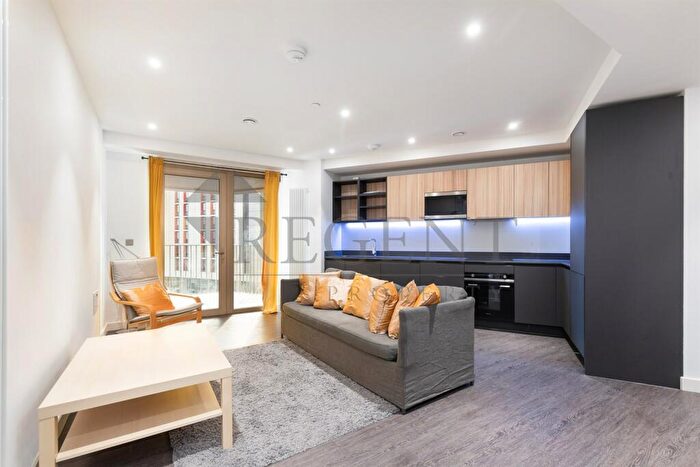 2 Bedroom Apartment To Rent In Western Gateway, Royal Docks, E16