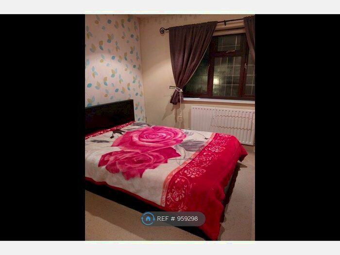 2 Bedroom Semi-Detached House To Rent In Monro Avenue, Crownhill, Milton Keynes, MK8