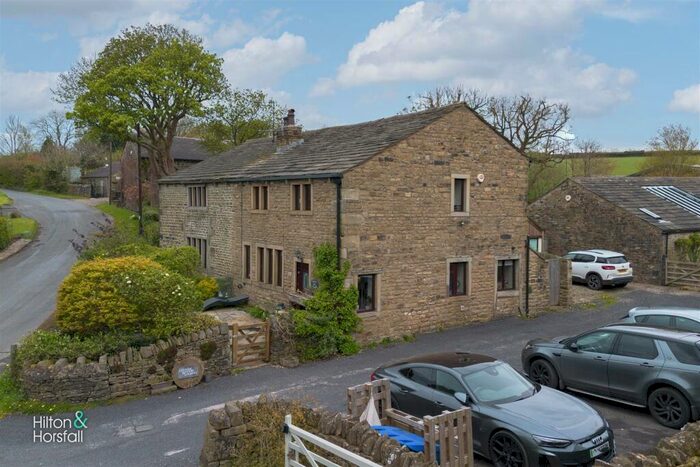 4 Bedroom Semi-Detached House For Sale In Higher Bottin Stables, Extwistle Road, Worsthorne, BB10
