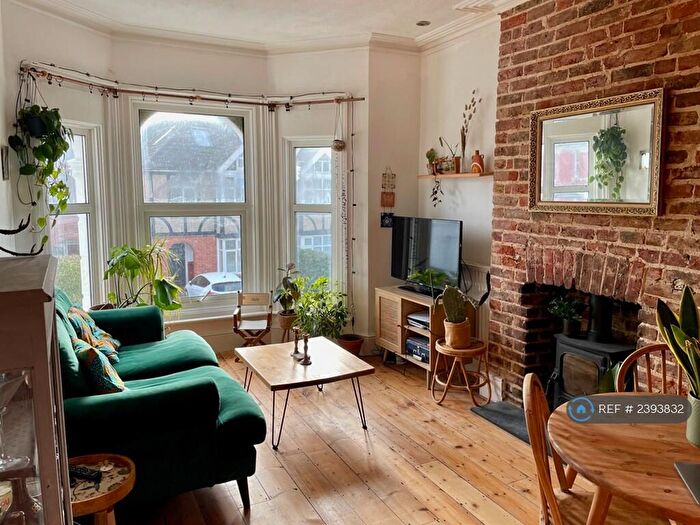 2 Bedroom Flat To Rent In Langton Road, Worthing, BN14