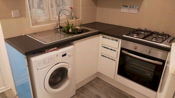 1 Bedroom Studio To Rent In Bryant Avenue, Stoke Poges, Slough SL2