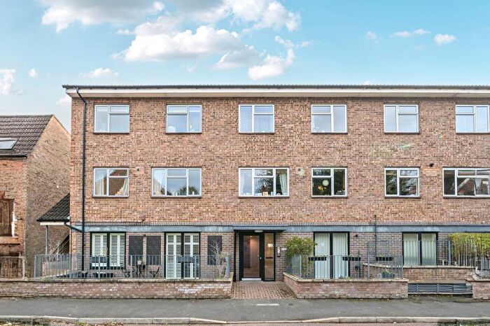 1 Bedroom Flat For Sale In Chesham, Buckinghamshire, HP5