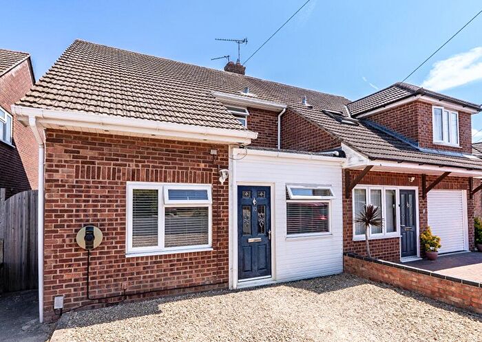3 Bedroom Semi-Detached House For Sale In Freeman Road, Didcot, Oxfordshire, OX11