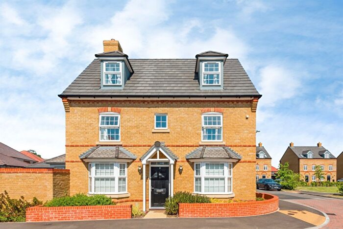4 Bedroom Detached House For Sale In Hasnip Mead, Abingdon, OX14