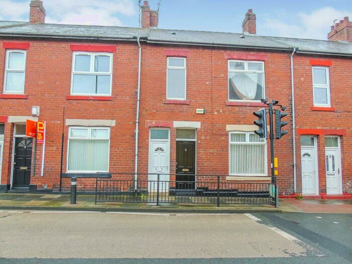 2 Bedroom Ground Flat To Rent In Norham Road, North Shields, Tyne And Wear, NE29