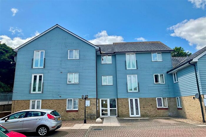 1 Bedroom Flat To Rent In Stable Court, CT17