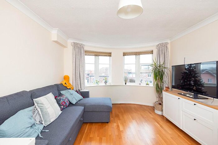 2 Bedroom Flat For Sale In Pooles Wharf Court, Hotwells, BS8