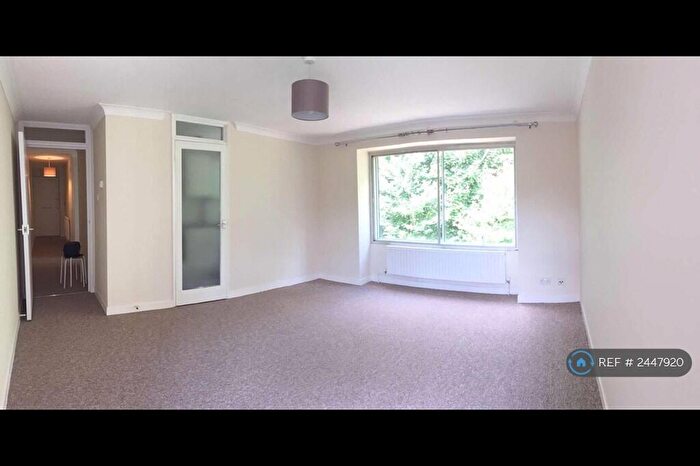 2 Bedroom Flat To Rent In Apsley Court, Sutton, SM2