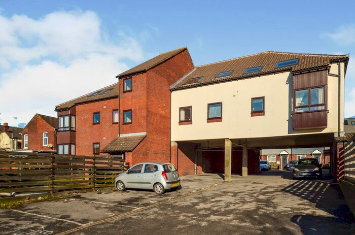 1 Bedroom Flat To Rent In Kelly Court, 23 Harcourt Road, Bitterne, Southampton, Hampshire SO18