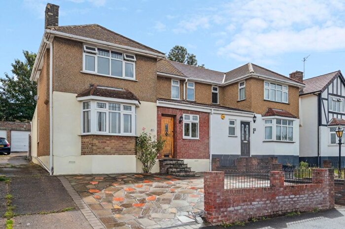 3 Bedroom Semi Detached House For Sale In Mill Way, Bushey, WD23