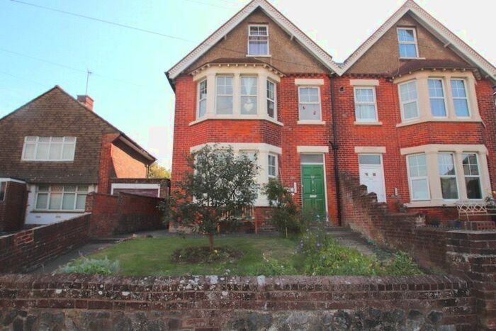 1 Bedroom Flat To Rent In Arundel Road, Littlehampton, West Sussex, BN17