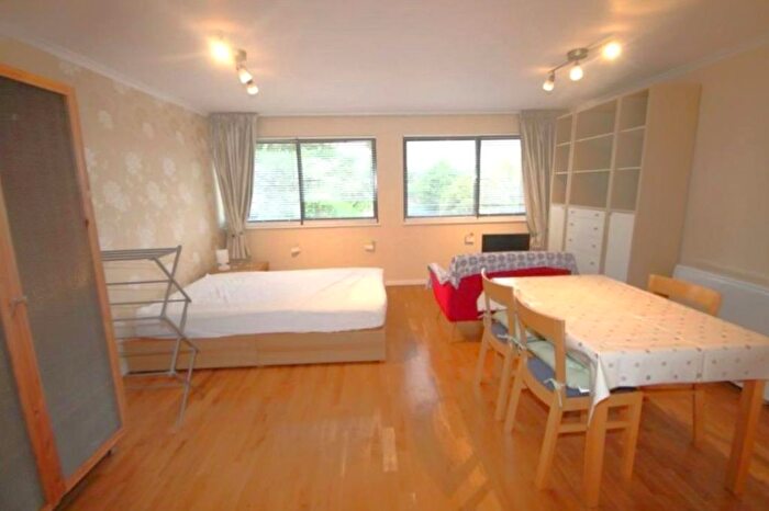 Studio To Rent In Ryde Place, Twickenham, TW1