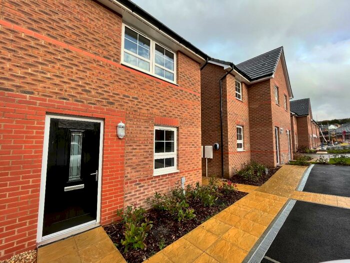 2 Bedroom Semi-Detached House To Rent In Coombe Lane, EX20