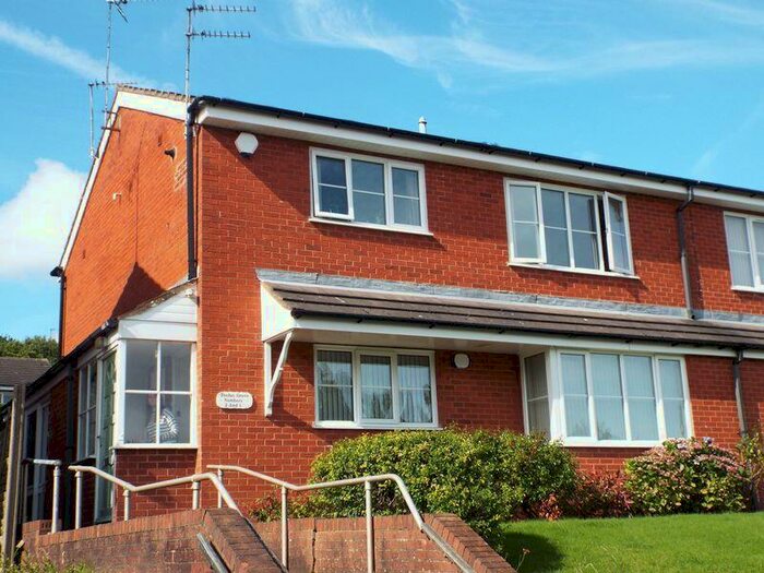 2 Bedroom Maisonette To Rent In Fredas Grove, Harborne, Birmingham, B17