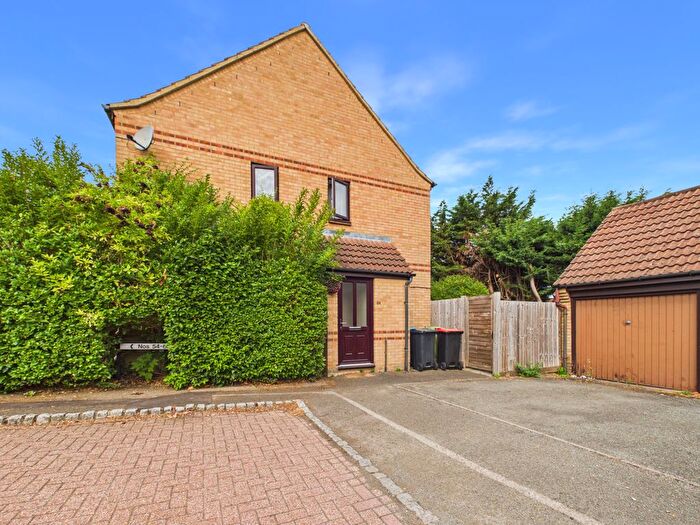 1 Bedroom Semi-Detached House For Sale In Milecastle, Bancroft, MK13