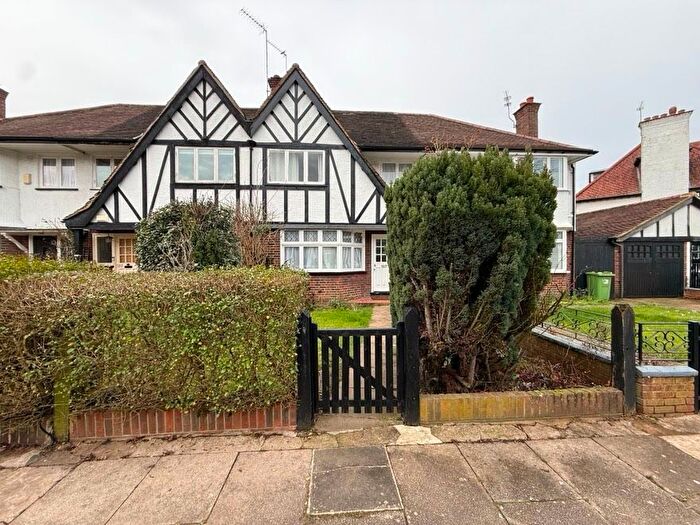 3 Bedroom Terraced House To Rent In Princes Gardens, Acton, London, W3