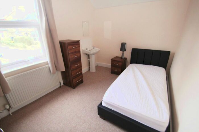 1 Bedroom Flat To Rent In Cowley Road, Uxbridge, UB8