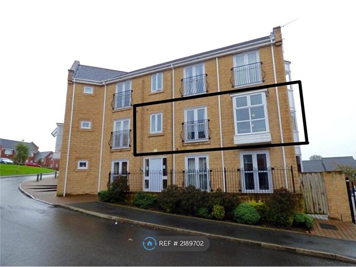 2 Bedroom Flat To Rent In Ashby Gardens, Hyde, SK14