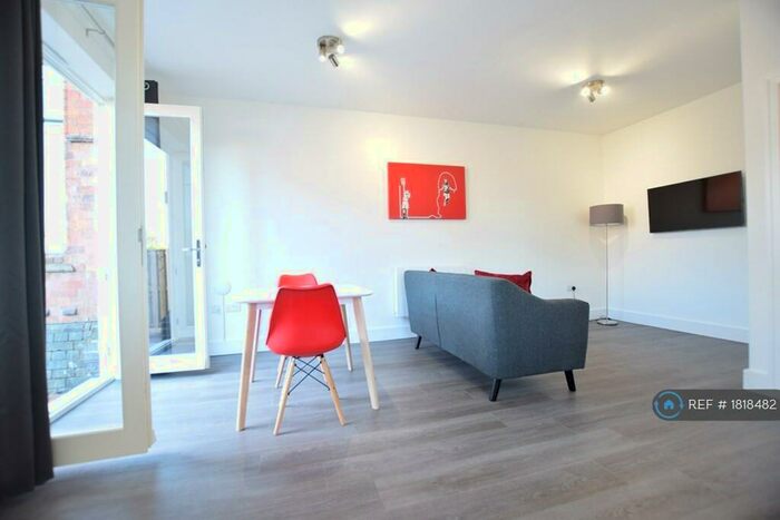 2 Bedroom Flat To Rent In Barony Court, Nantwich, CW5