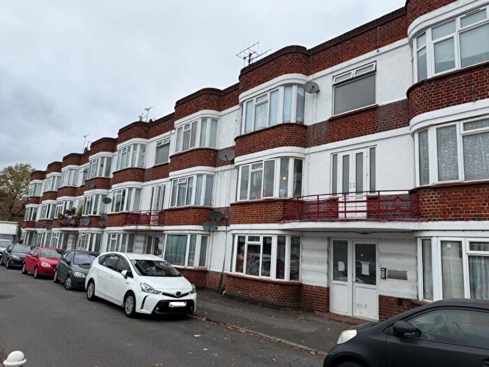 2 Bedroom Flat For Sale In Slough, SL1