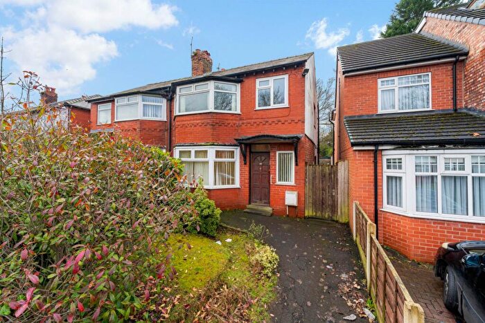 3 Bedroom Semi Detached House For Sale In Tewkesbury Drive, Prestwich, M25