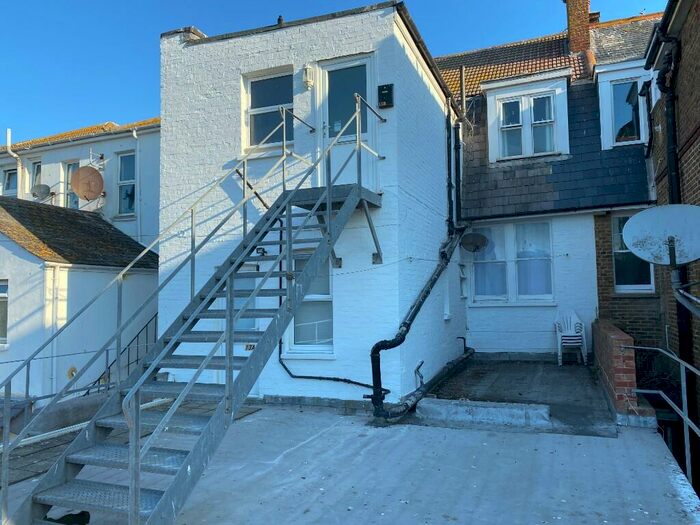 1 Bedroom Flat To Rent In Clinton Place, Seaford, East Sussex, BN25