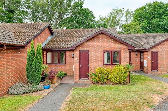 2 Bedroom Terraced Bungalow For Sale In Stonehouse Close, Redditch, B97
