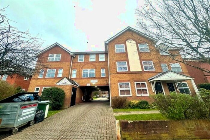 2 Bedroom Property To Rent In Wellow Court, SO18