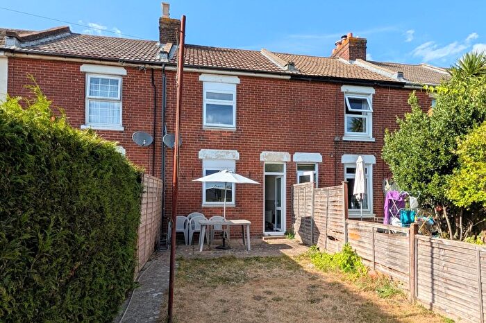 3 Bedroom Terraced House For Sale In Trinity Gardens, Fareham. Guide Price £, -£, ., PO16