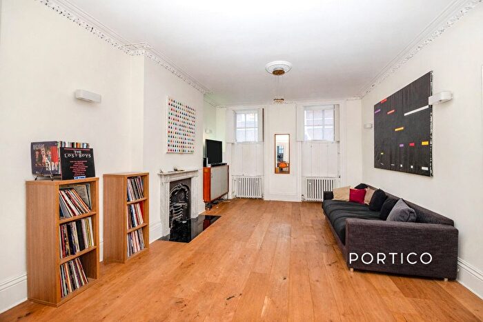 3 Bedroom Flat To Rent In Doughty Street, London, WC1N