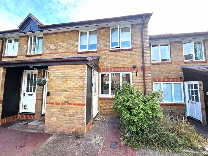 1 Bedroom Apartment To Rent In Botany Close, EN4