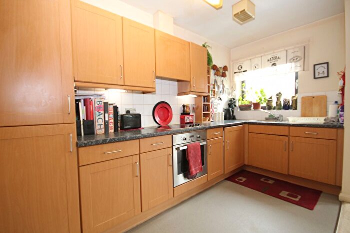 1 Bedroom Flat For Sale In Poppy Court, Headstone Drive, Harrow, Middlesex, HA3