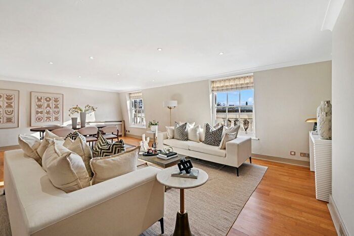 2 Bedroom Flat For Sale In Onslow Gardens, London, SW7